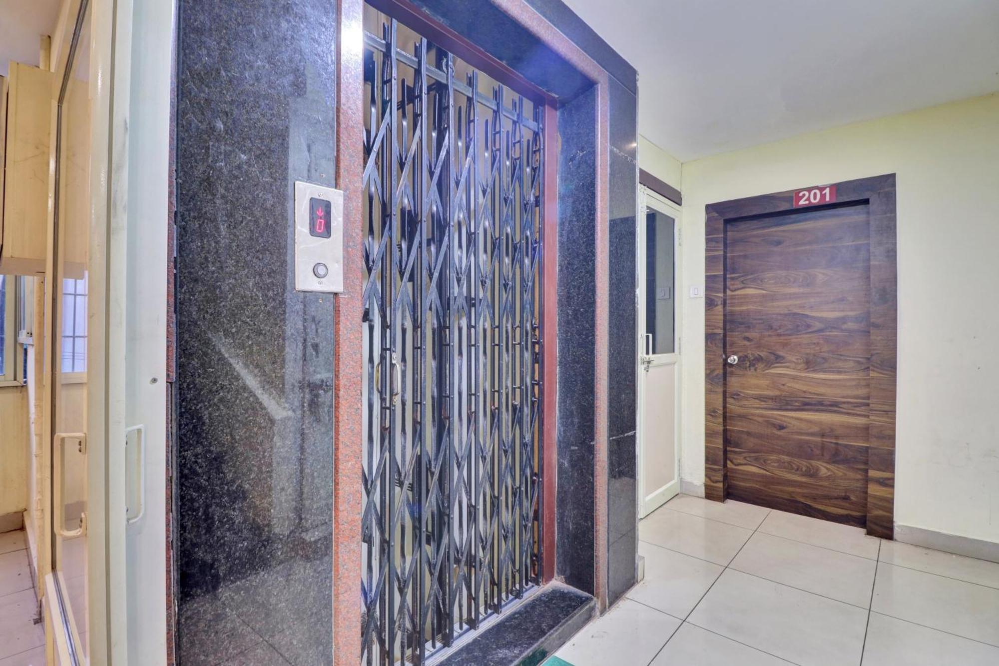 Hotel O Aditya Grand Inn Guntūr 외부 사진